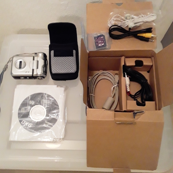 Digital Camera - Picture 5 of 5